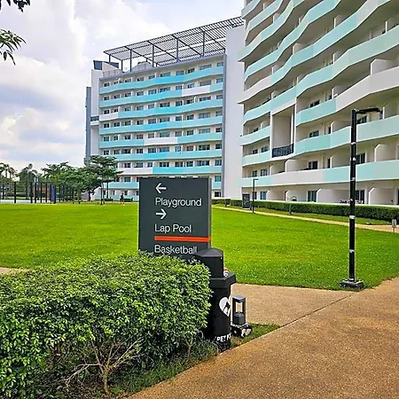 Acellyne\'S Suites At The Residences At Commonwealth By Century