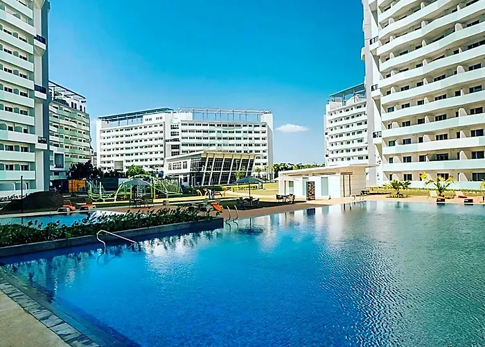 Acellyne's At The Residences At Commonwealth By Century 4* Manila