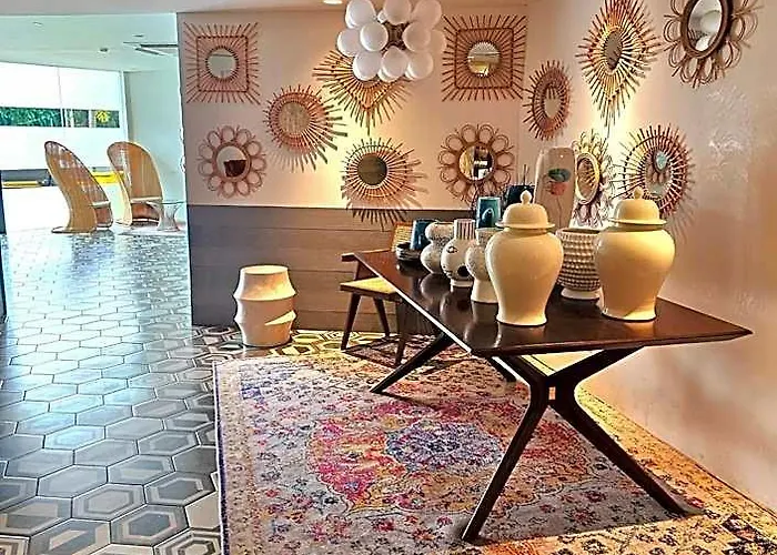 Acellyne's At The Residences At Commonwealth By Century 4* Manila