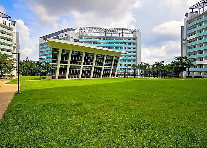 Hotel Acellyne's At The Residences At Commonwealth By Century