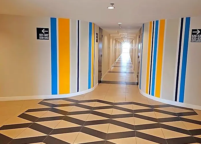 Acellyne's At The Residences At Commonwealth By Century Hotel
