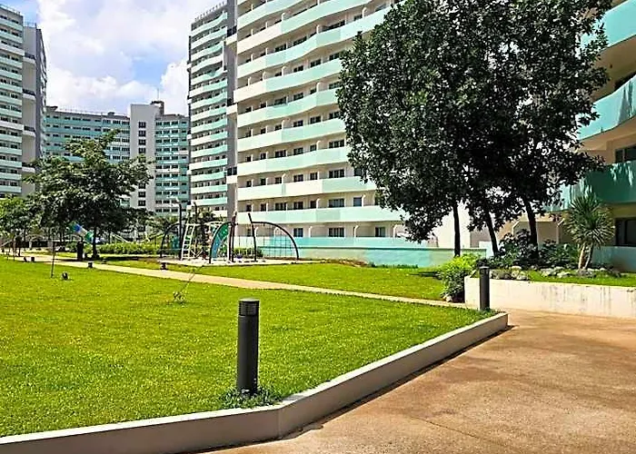 Acellyne's At The Residences At Commonwealth By Century Hotel 4*
